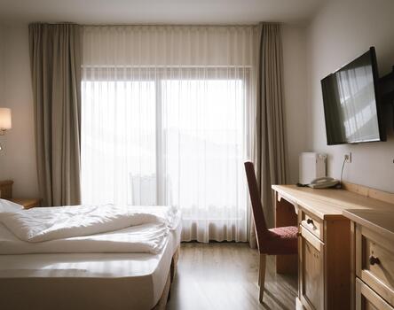 doppelzimmer-dolomiten-hotel-innerhofer