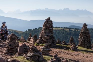 BikeHotels_2016_Cover