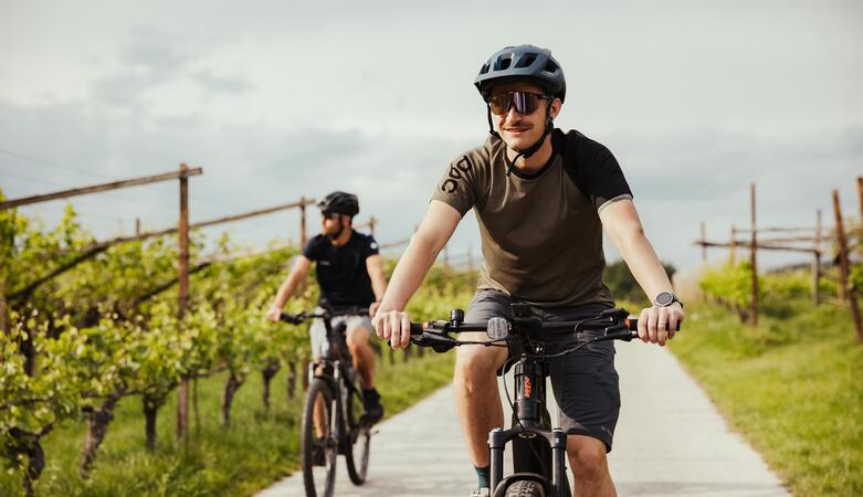 Talradweg in Südtirol beim Kalterer See