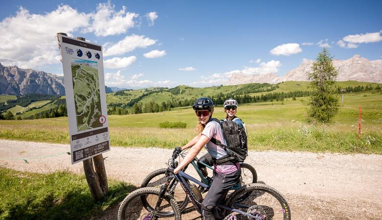 Two mountain bikers in the Alta Badia Bike Park