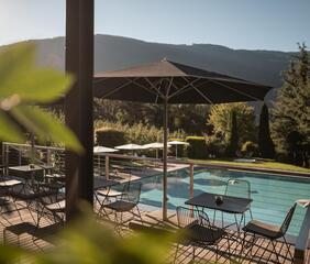 Außenpool im Design Hotel Tyrol