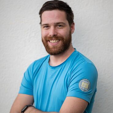 Daniel, the host of Hotel Piccolo, is shown.